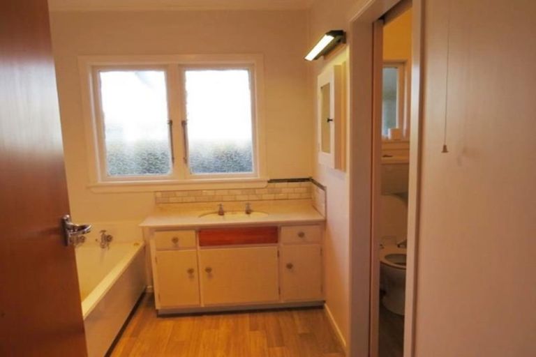 Photo of property in 117a Ngamotu Road, Spotswood, New Plymouth, 4310