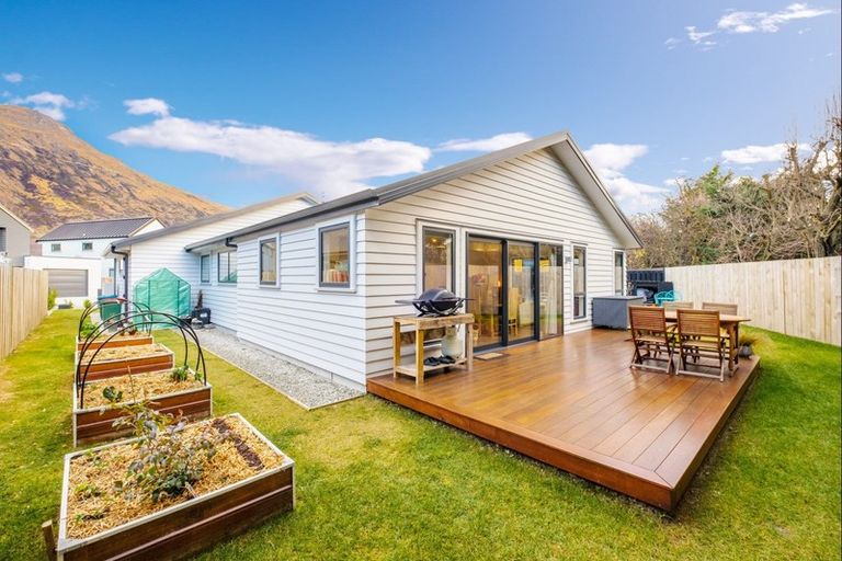 Photo of property in 5 Bathans Lane, Lake Hayes, Queenstown, 9304