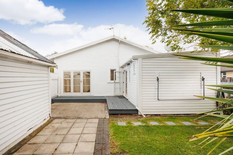 Photo of property in 223 College Street, West End, Palmerston North, 4412