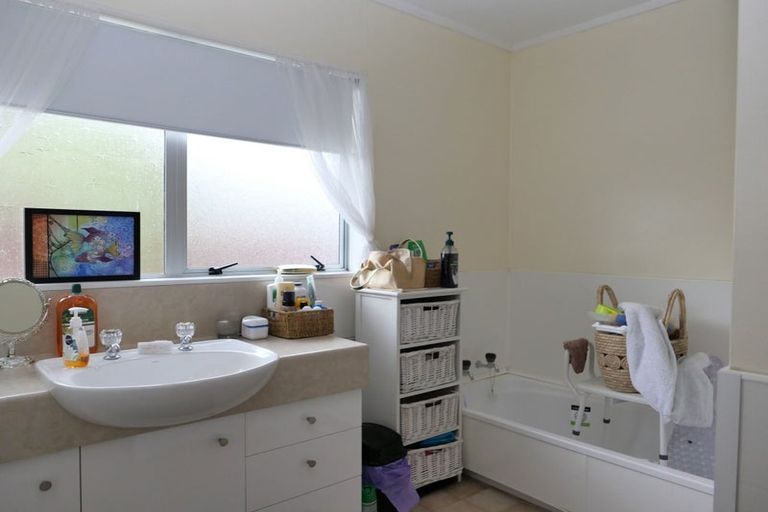 Photo of property in 15 Kaimanawa Street, Paraparaumu, 5032