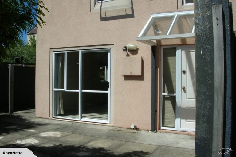 Photo of property in 2/10 Nova Place, Christchurch Central, Christchurch, 8011