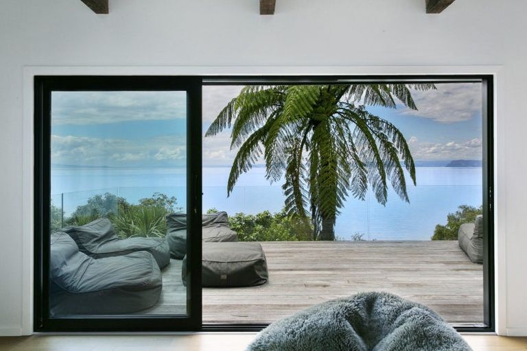 Photo of property in 21 Waiparemo Crescent, Pukawa Bay, Turangi, 3381