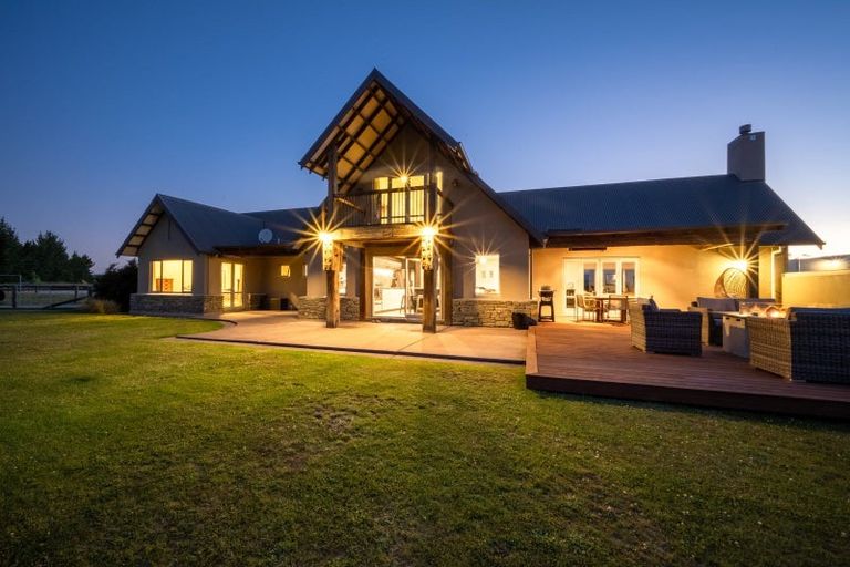 Photo of property in 380 Letts Gully Road, Letts Gully, Alexandra, 9393