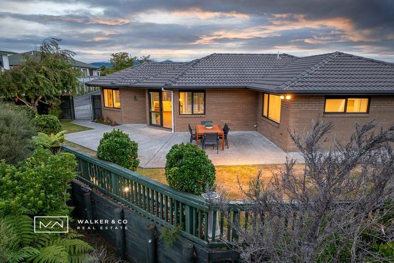 Photo of property in 65 Percy Kinsman Crescent, Riverstone Terraces, Upper Hutt, 5018