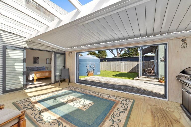 Photo of property in 22 Pinedale Crescent, Riversdale Beach, Masterton, 5872