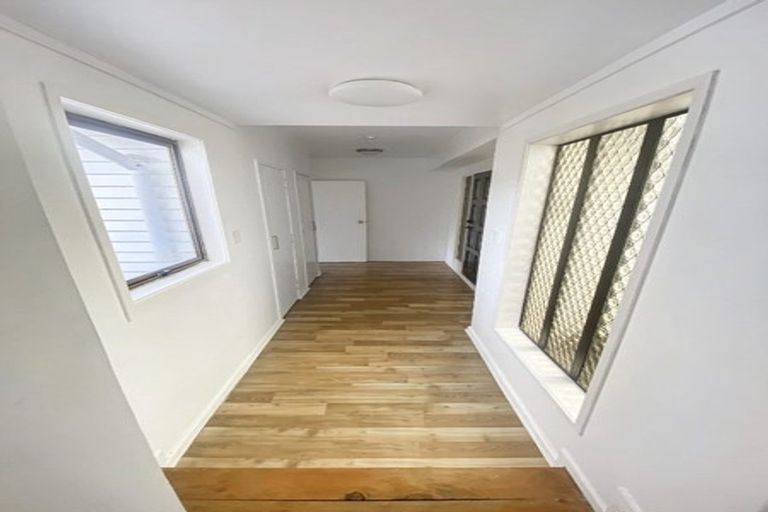 Photo of property in 448 Beach Road, Murrays Bay, Auckland, 0630