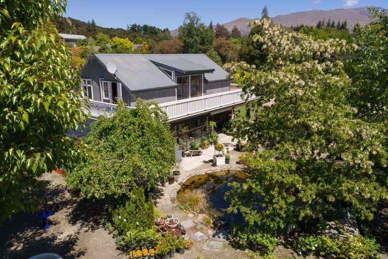 Photo of property in 555 Aubrey Road, Wanaka, 9305