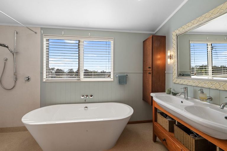 Photo of property in 211 Smart Road, Hillsborough, New Plymouth, 4372