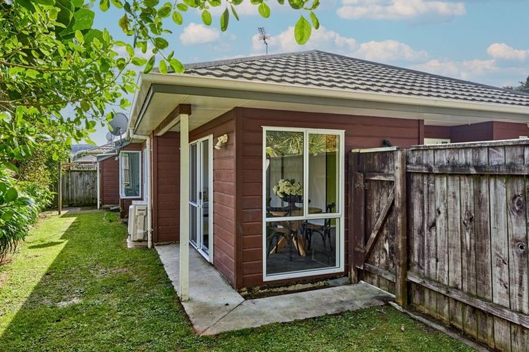 Photo of property in 5a Grays Road, Plimmerton, Porirua, 5026