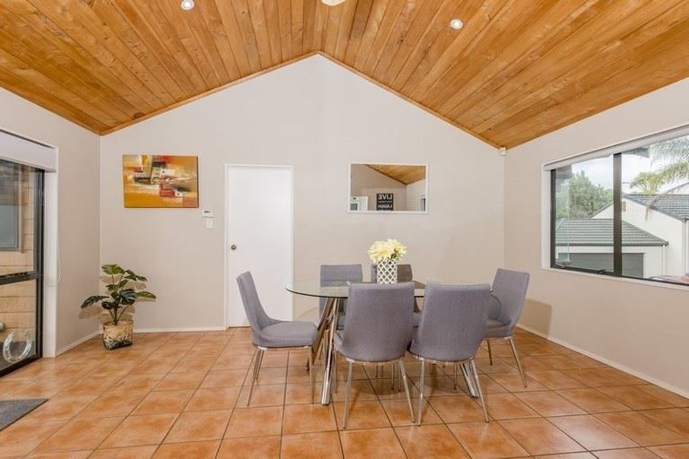 Photo of property in 11 Queen Natalie Place, Massey, Auckland, 0614