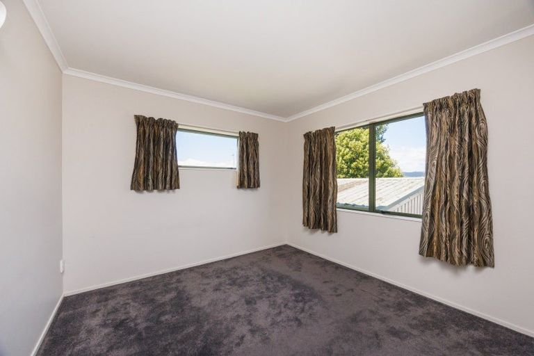 Photo of property in 24 Lydia Place, Kelvin Grove, Palmerston North, 4414
