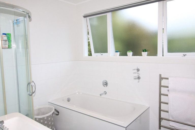 Photo of property in 14 Totara Grove, Hillcrest, Auckland, 0627