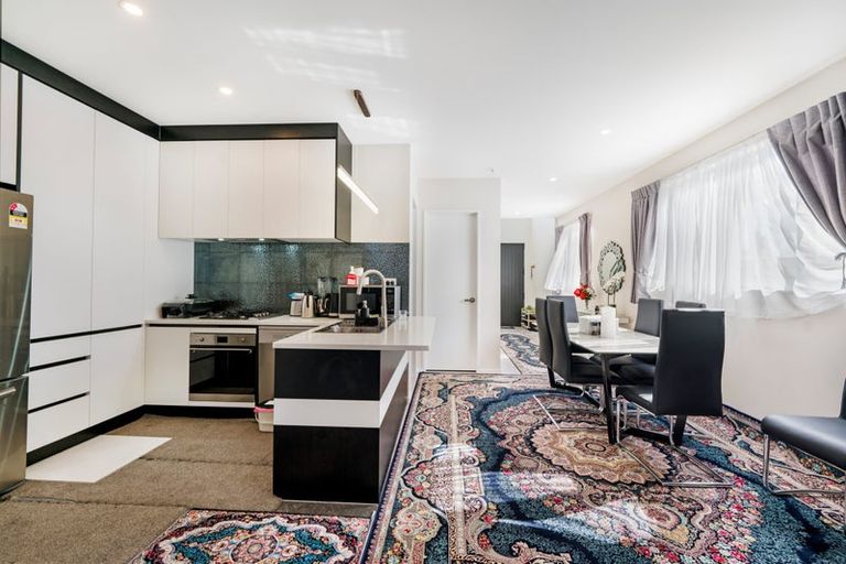 Photo of property in 47d Bruce Mclaren Road, Henderson, Auckland, 0612