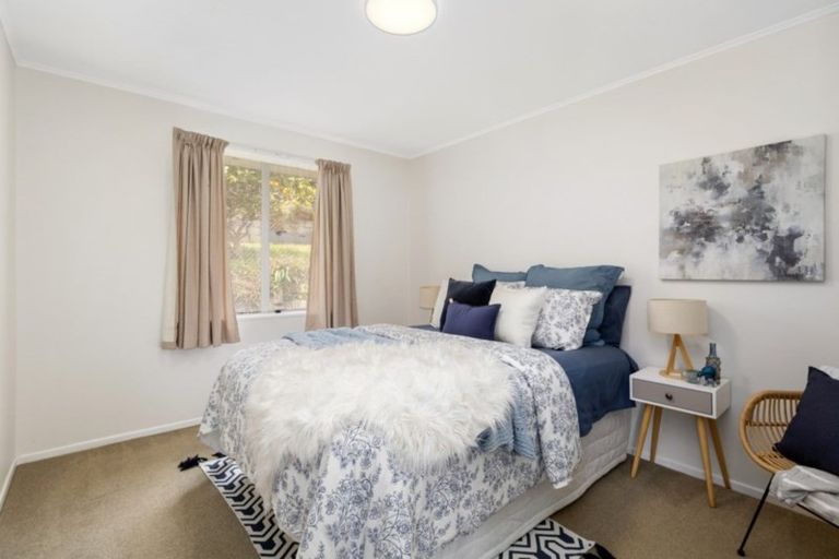 Photo of property in 8b Florio Terrace, Tawa, Wellington, 5028