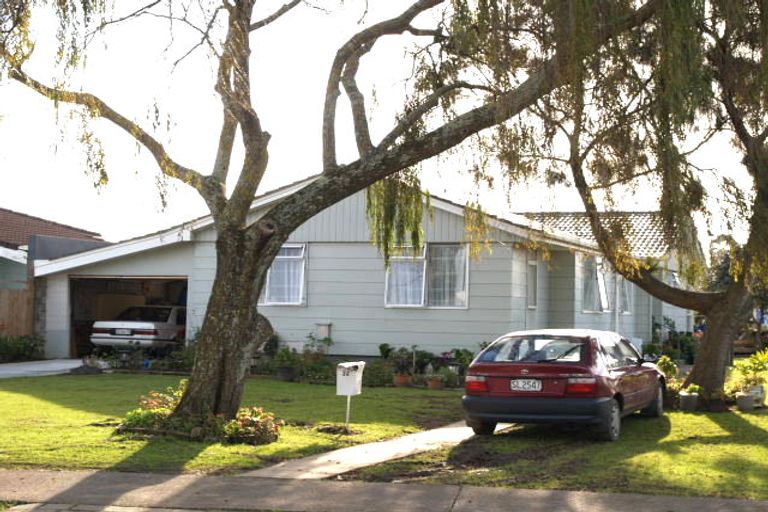 Photo of property in 32 Chelburn Crescent, Mangere East, Auckland, 2024