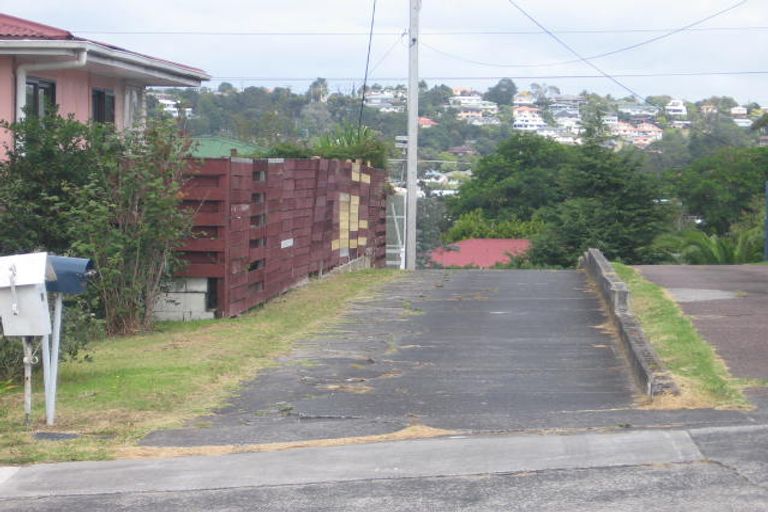 Photo of property in 2/191 Chivalry Road, Glenfield, Auckland, 0629