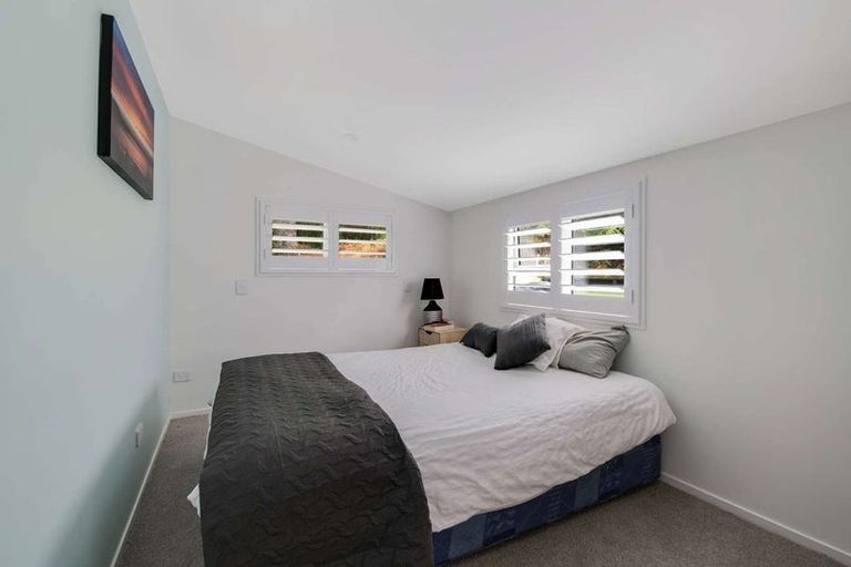 Photo of property in 6 Lancelot Road, Orewa, 0931