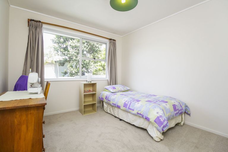 Photo of property in 20 Finlow Drive, Te Atatu South, Auckland, 0610