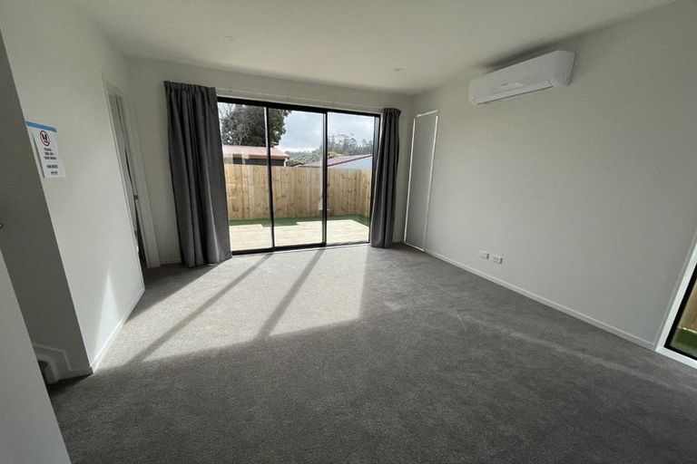 Photo of property in 4/535 Swanson Road, Ranui, Auckland, 0612