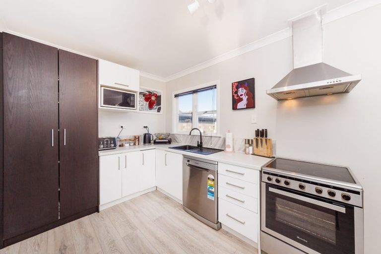 Photo of property in 4 Milton Street, Roslyn, Palmerston North, 4414