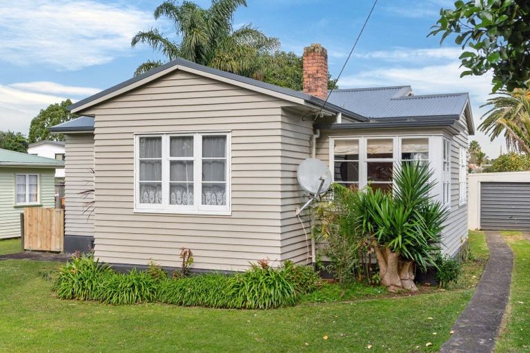 Photo of property in 23 Cairnfield Road, Kensington, Whangarei, 0112
