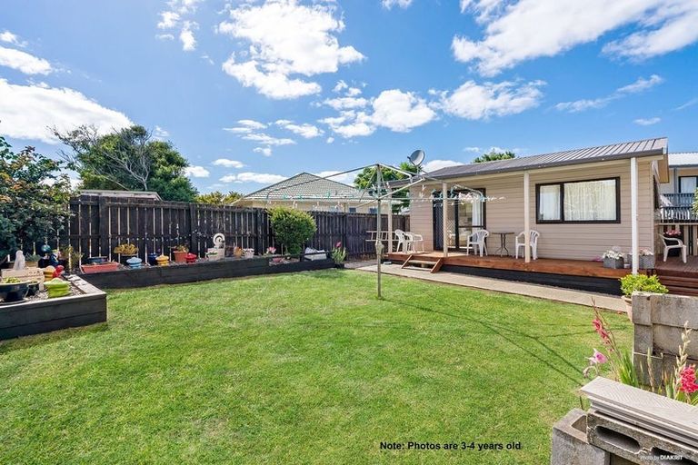 Photo of property in 18 Dungarvon Place, Clendon Park, Auckland, 2103