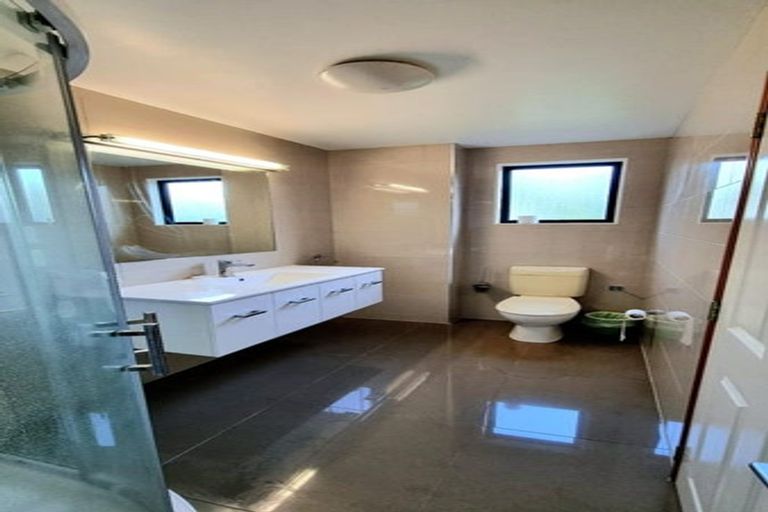 Photo of property in 44b Victoria Road, New Plymouth, 4310