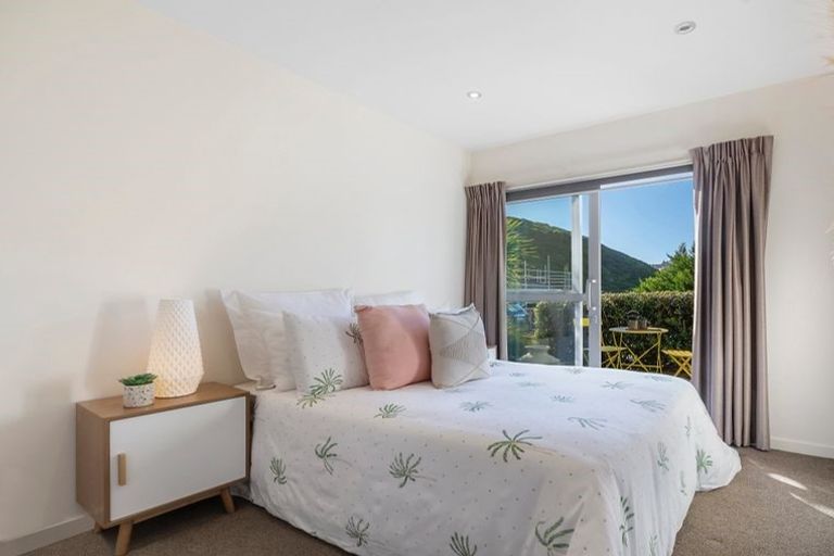 Photo of property in 40 Rarangi Way, Owhiro Bay, Wellington, 6023