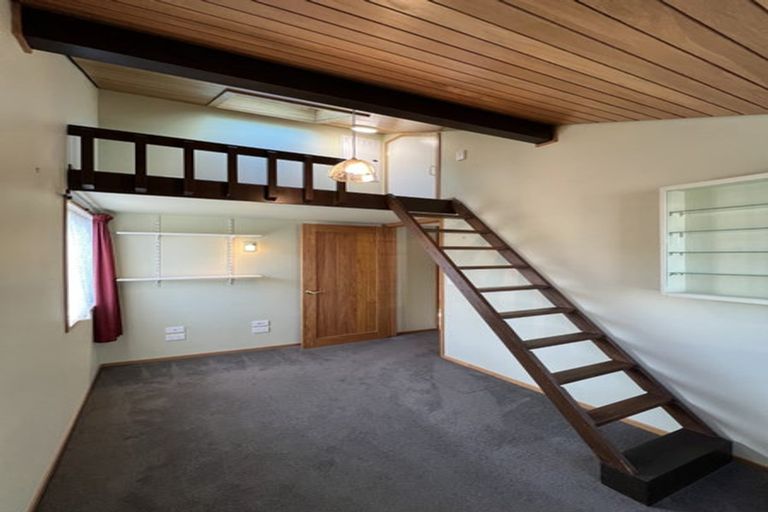 Photo of property in 2/207a Fifield Terrace, Opawa, Christchurch, 8023