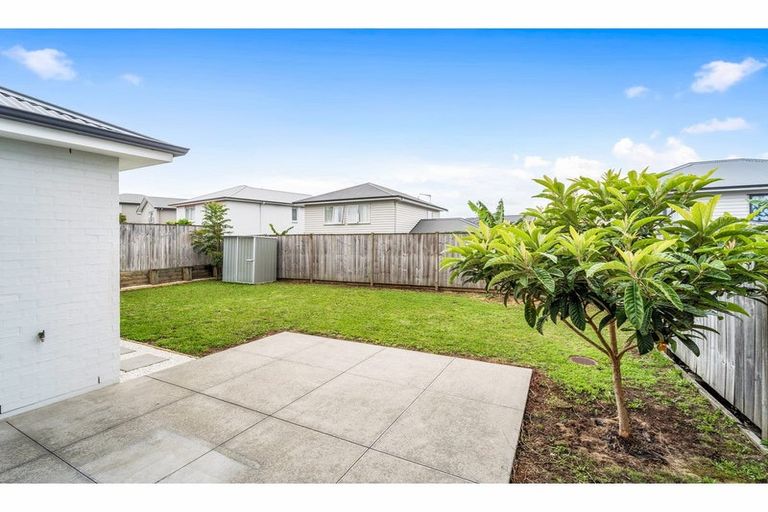 Photo of property in 29 Mettam Drive, Swanson, Auckland, 0614