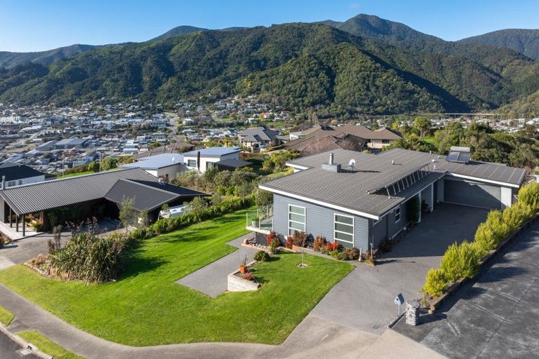 Photo of property in 33 Harbour View Heights, Picton, 7220