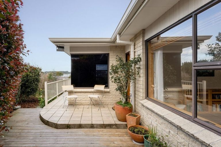 Photo of property in 96 Omokoroa Road, Omokoroa, 3114