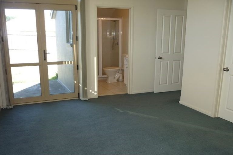 Photo of property in 16 Titirangi Crescent, Parklands, Christchurch, 8083