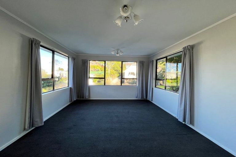 Photo of property in 42 Viewmont Drive, Harbour View, Lower Hutt, 5010