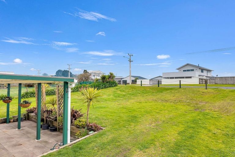 Photo of property in 100 Pukehina Parade, Pukehina, 3189