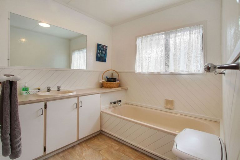 Photo of property in 4 Seaway Road, Clarks Beach, 2122