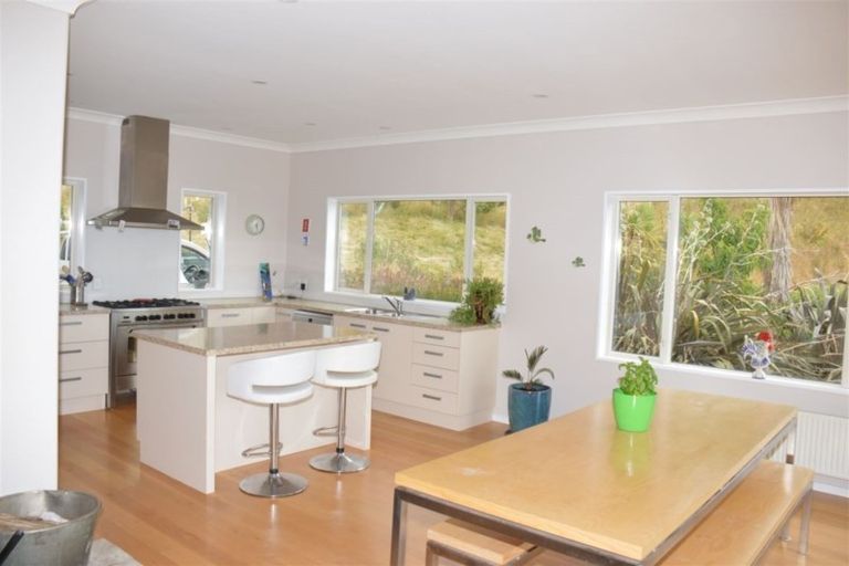 Photo of property in 135 Le Bons Bay Road, Le Bons Bay, Akaroa, 7583
