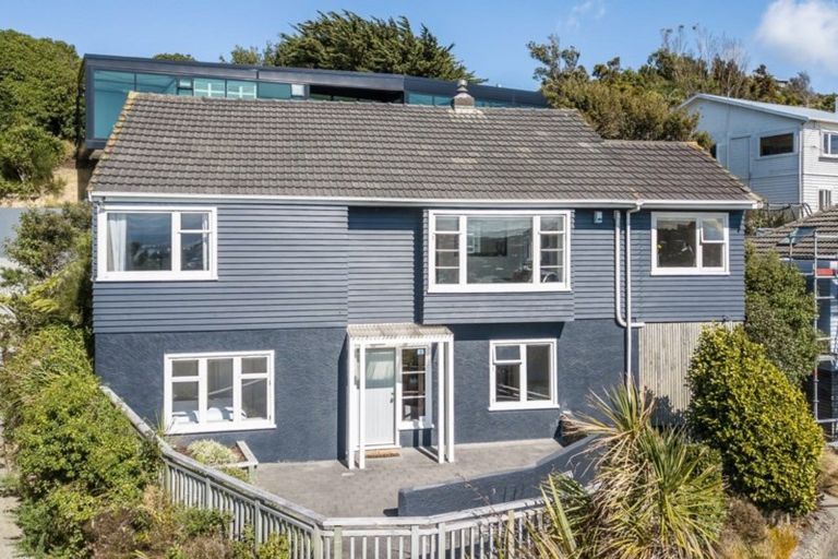 Photo of property in 90 Nicholson Road, Khandallah, Wellington, 6035