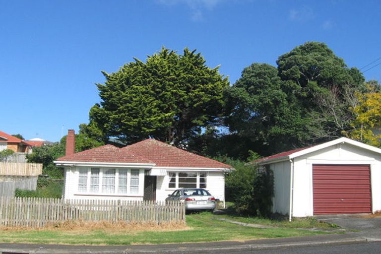 Property details for 11 Sturges Avenue, Otahuhu, Auckland, 1062