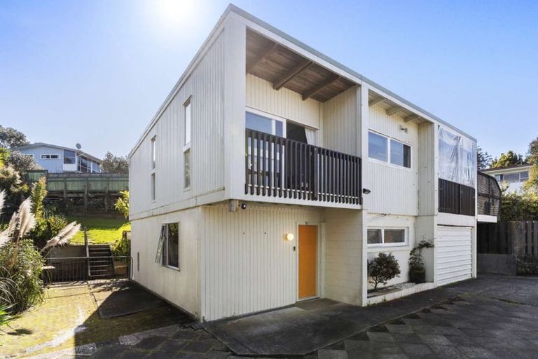 Photo of property in 2/45 Girrahween Drive, Totara Vale, Auckland, 0629