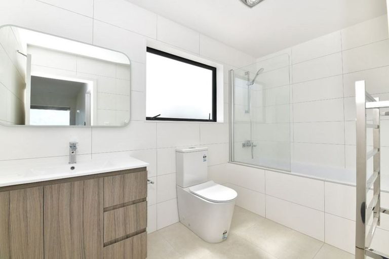 Photo of property in 58 Ascension Crescent, Orewa, 0931