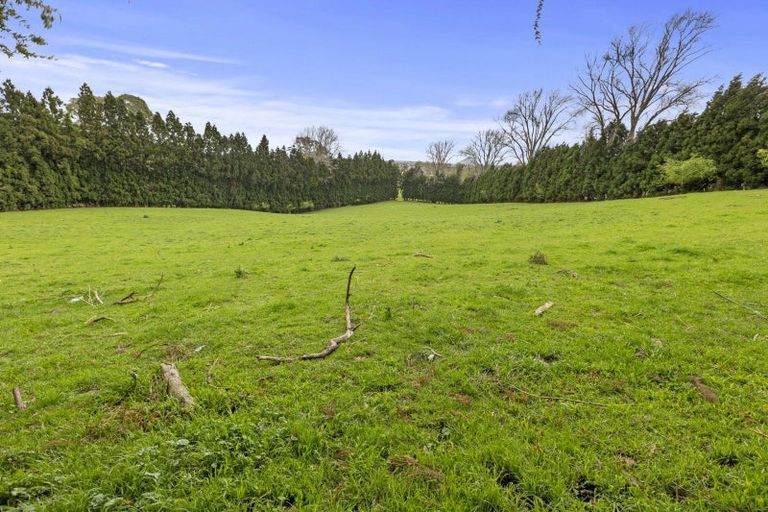 Photo of property in 24 Eagle Street, Welcome Bay, Tauranga, 3112