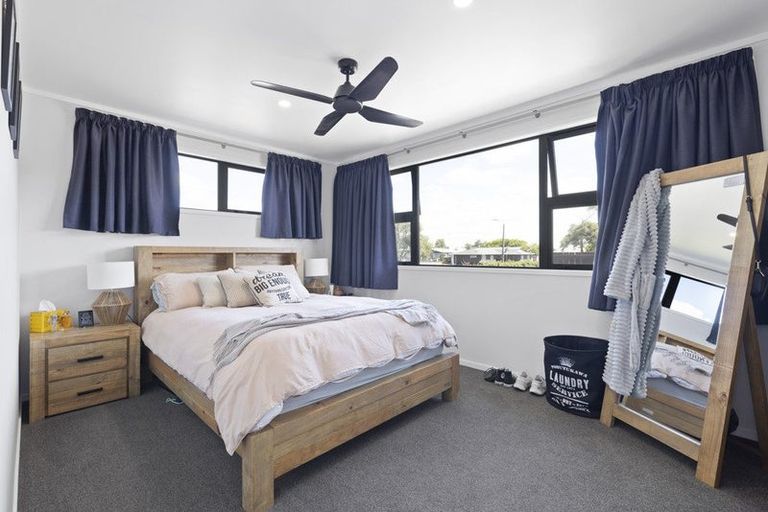 Photo of property in 7 Colonial Place, Kelvin Grove, Palmerston North, 4414