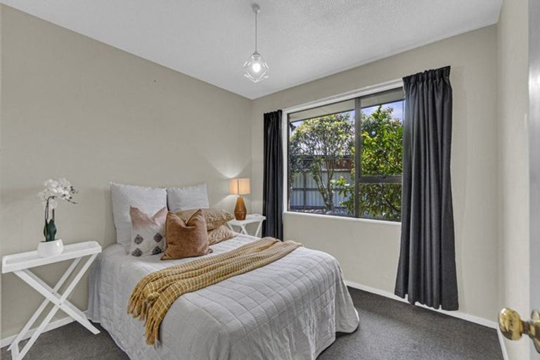 Photo of property in 6 Shenley Drive, Belfast, Christchurch, 8051