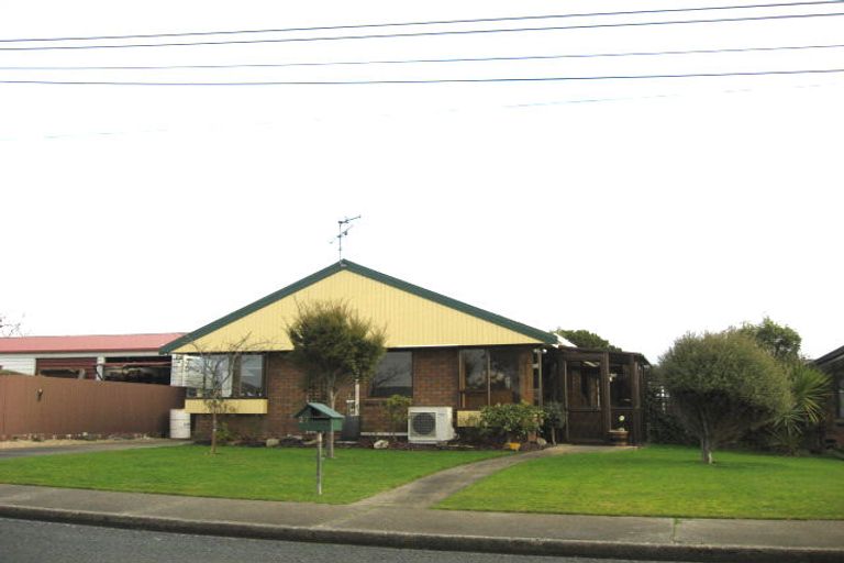 Photo of property in 27 Myers Street, Waikiwi, Invercargill, 9810