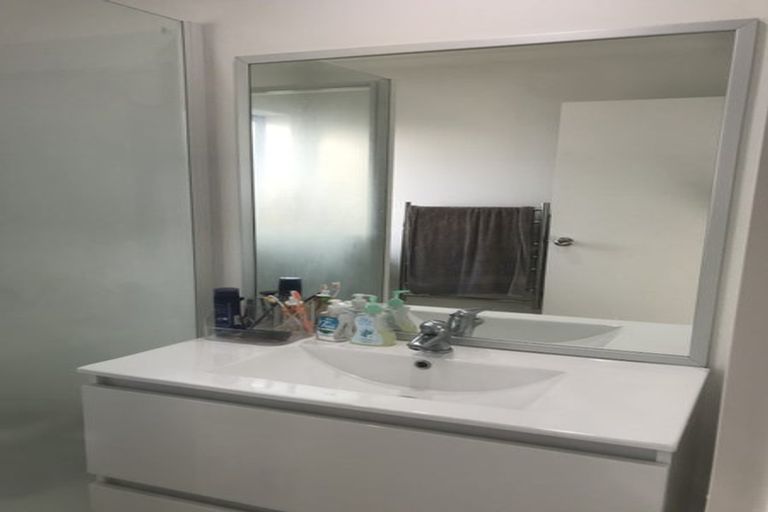 Photo of property in 1 Beardmore Lane, Papakura, 2110