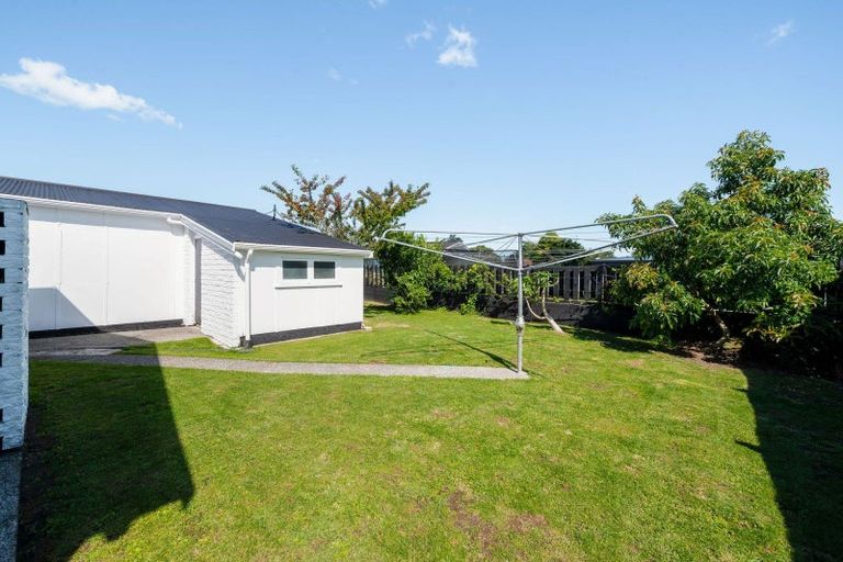 Photo of property in 15 Kensington Place, Fairfield, Hamilton, 3214