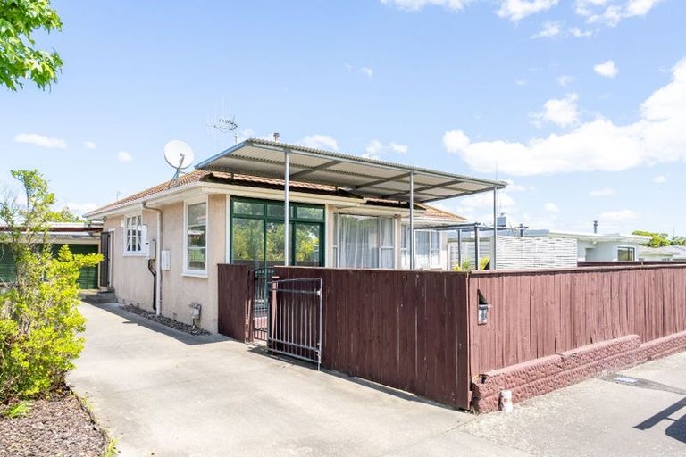 Photo of property in 28 Milton Street, Roslyn, Palmerston North, 4414