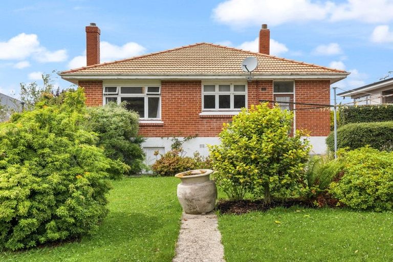 Photo of property in 16 Derwent Street, Helensburgh, Dunedin, 9010