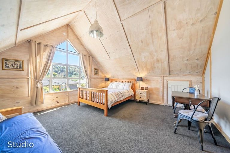 Photo of property in 27 Carlow Grove, Birchville, Upper Hutt, 5018